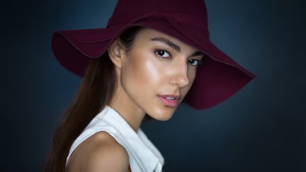 women, portrait, hat, blue background | 2000x1333 Wallpaper - wallhaven.cc